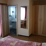 酒店 Europa 萨斯费