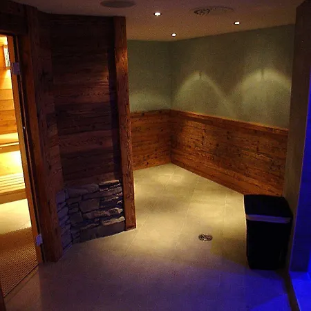 Europa - Kein Personenaufzug - No Elevator 2* Saas Fee
