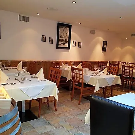 Hotel Europa - Kein Personenaufzug - No Elevator Saas Fee