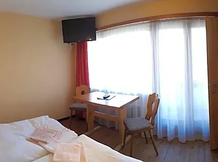 Hotel Europa - Kein Personenaufzug - No Elevator Saas Fee