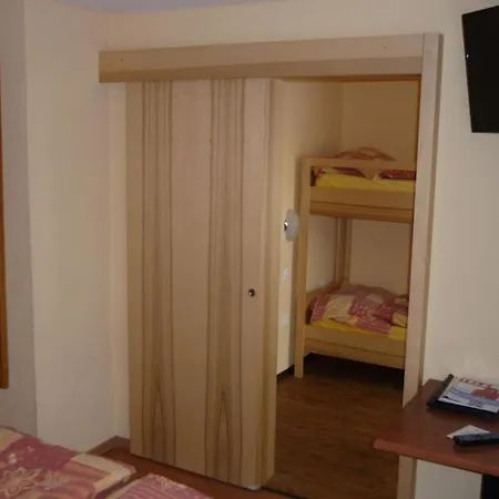 Europa - Kein Personenaufzug - No Elevator Saas Fee
